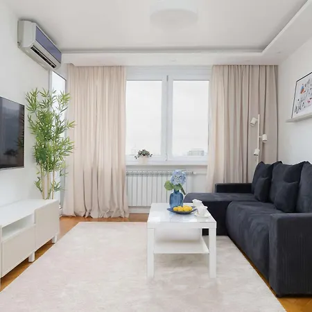 Modern With Air Conditioning In Downtown By Renters * Varsóvia